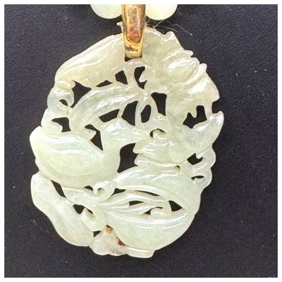 Vintage Carved Green Celadon Jade Pendant Necklace Beaded Strand Gold-Tone 20" - Picture 3 of 9
